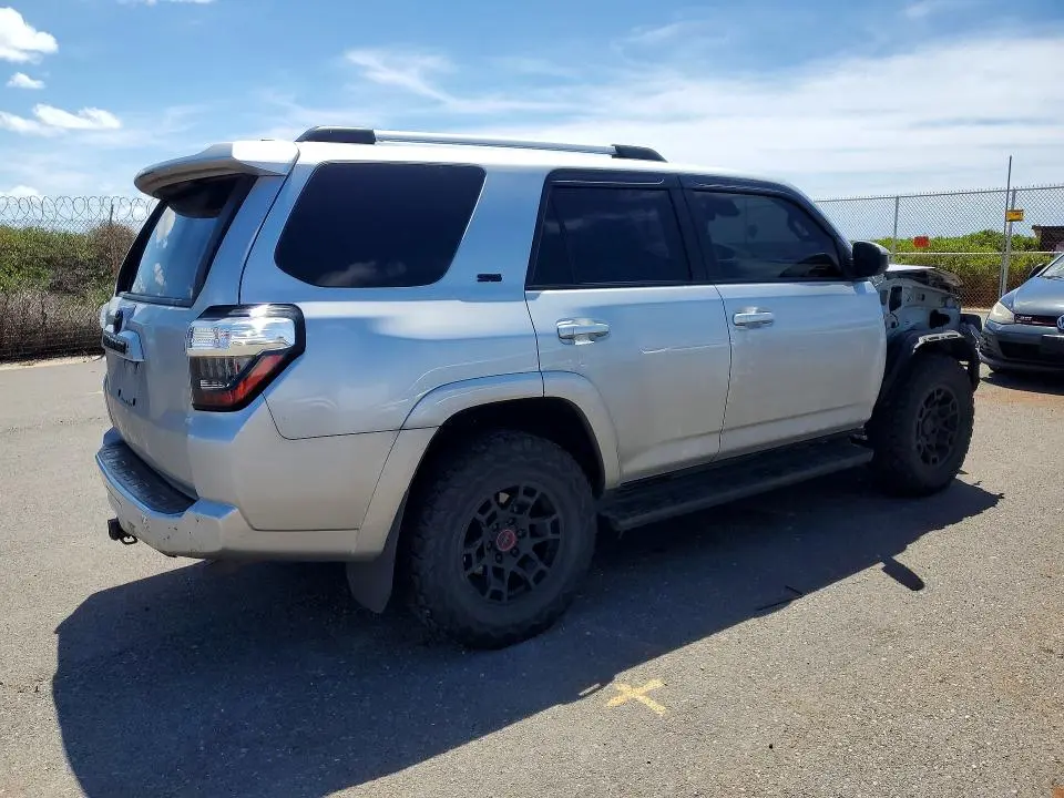 2023 TOYOTA 4RUNNER SR5  