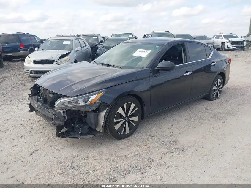 2021 NISSAN ALTIMA SV FWD