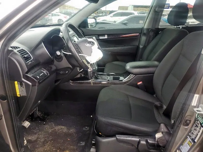 2015 KIA SORENTO LX  