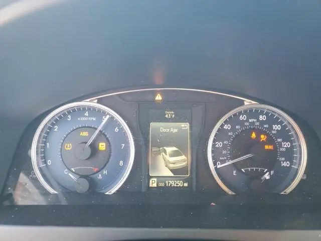 2016 TOYOTA CAMRY LE  