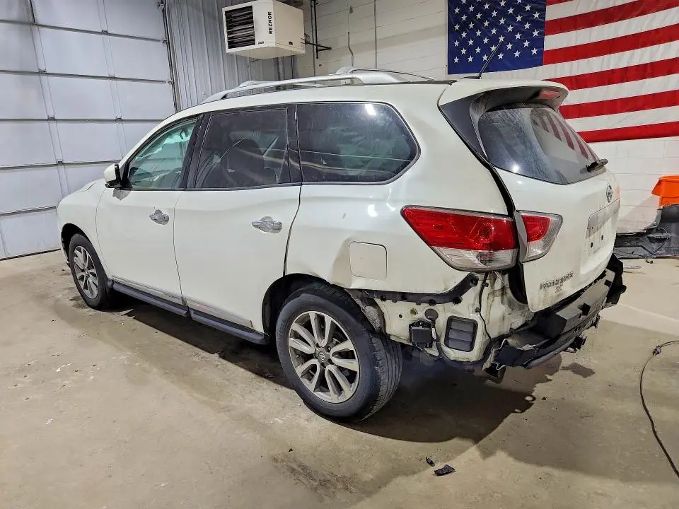 2016 NISSAN PATHFINDER SL  