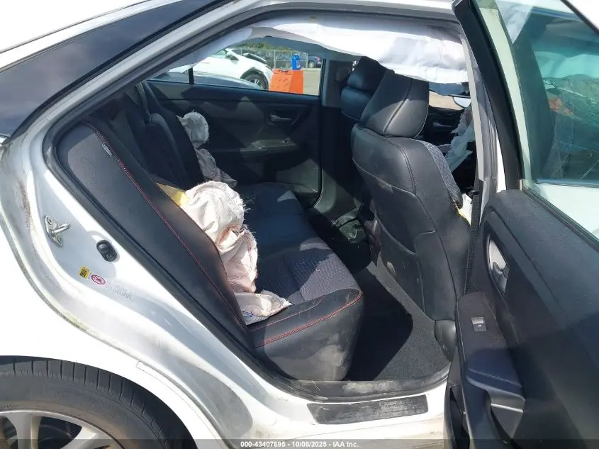 2015 TOYOTA CAMRY SE