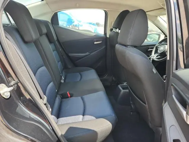 2019 TOYOTA YARIS LE  