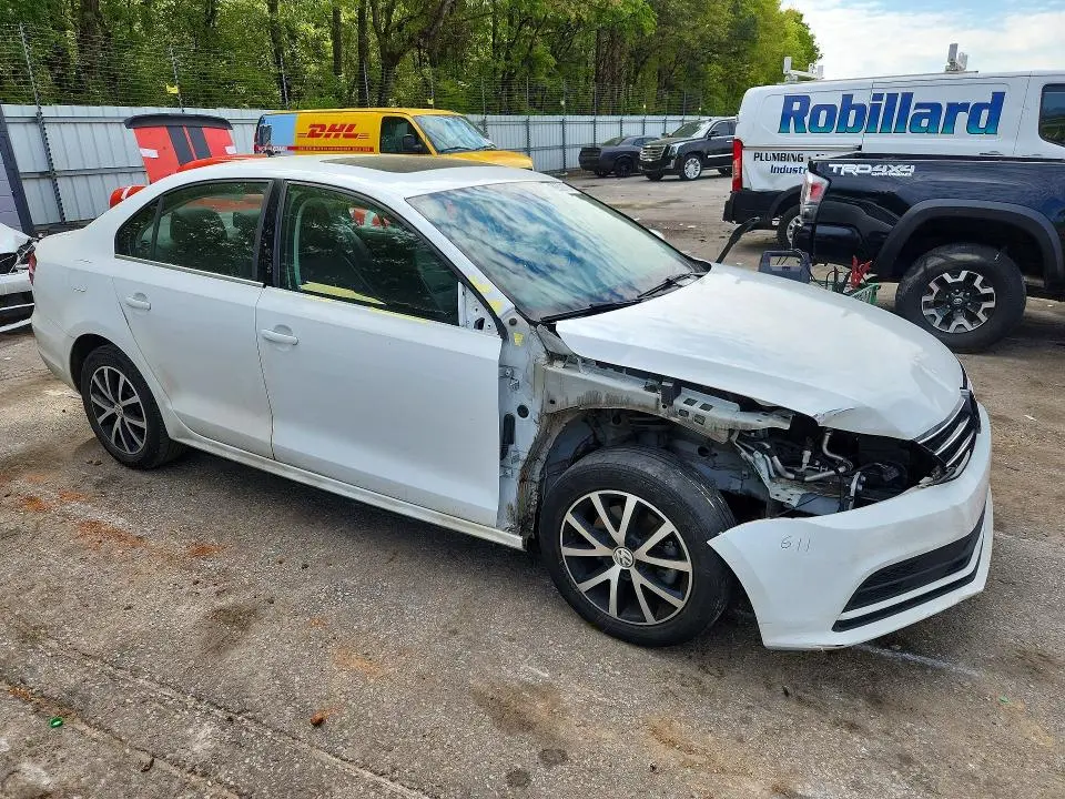 2017 VOLKSWAGEN JETTA SE  