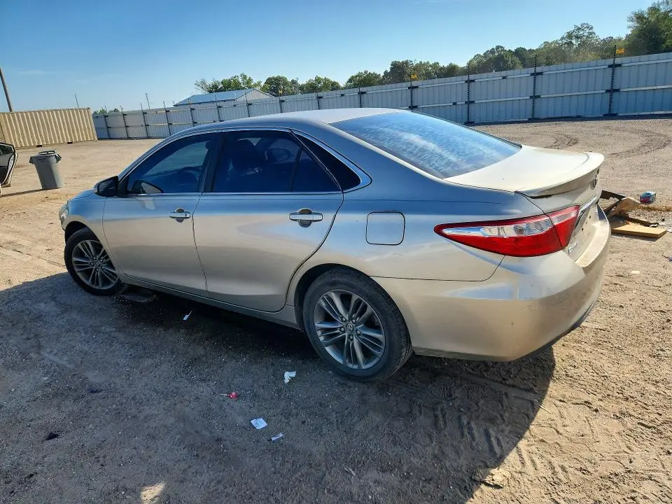 2017 TOYOTA CAMRY SE  