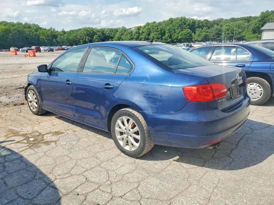 2011 VOLKSWAGEN JETTA SE  