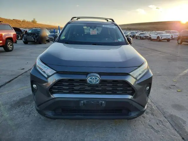 2019 TOYOTA RAV4 XLE  