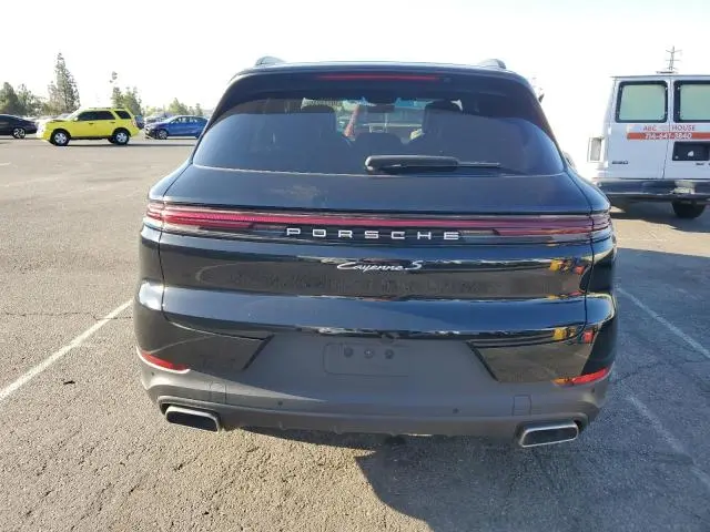 2024 PORSCHE CAYENNE   