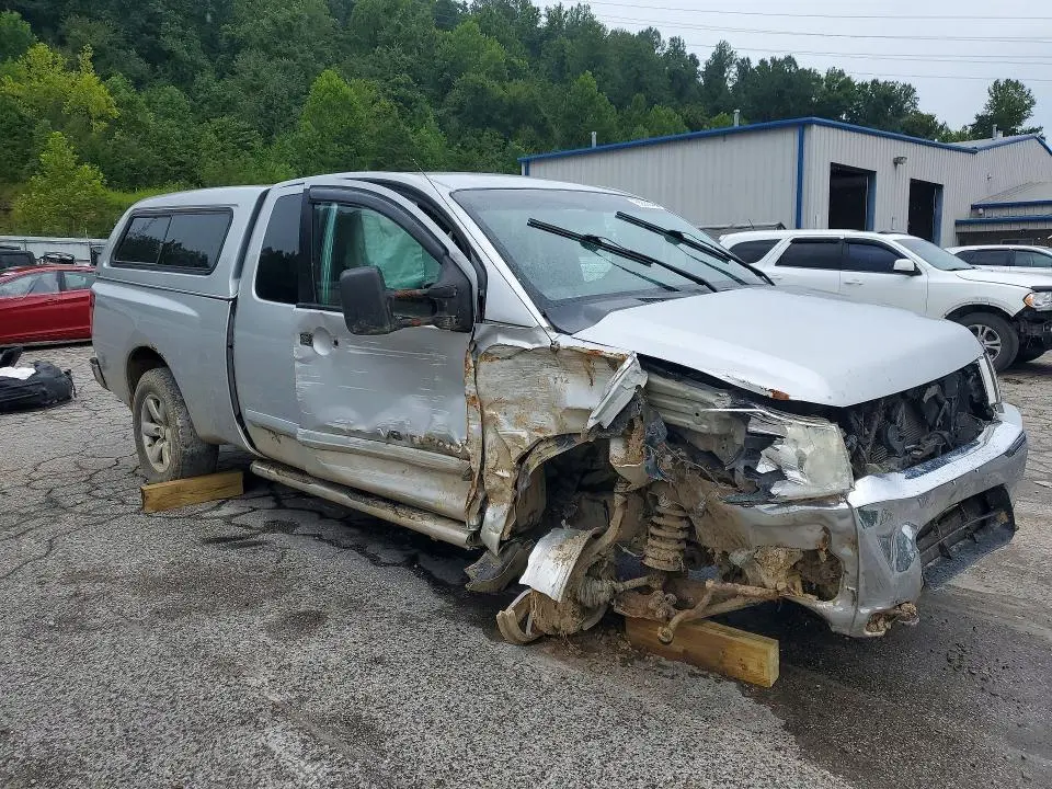 2010 NISSAN TITAN XE  