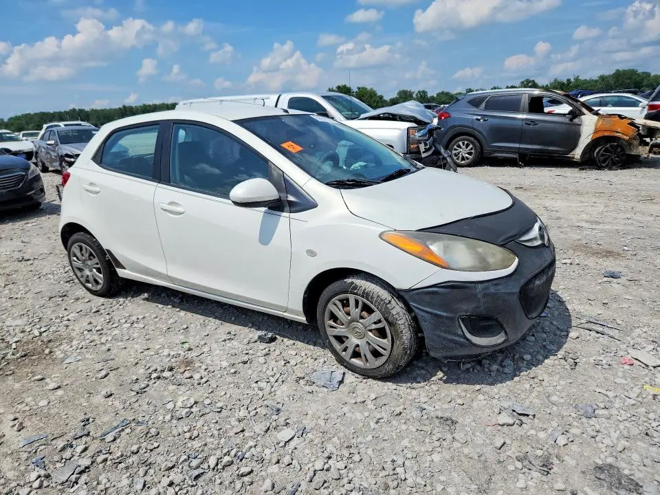 2013 MAZDA MAZDA2   