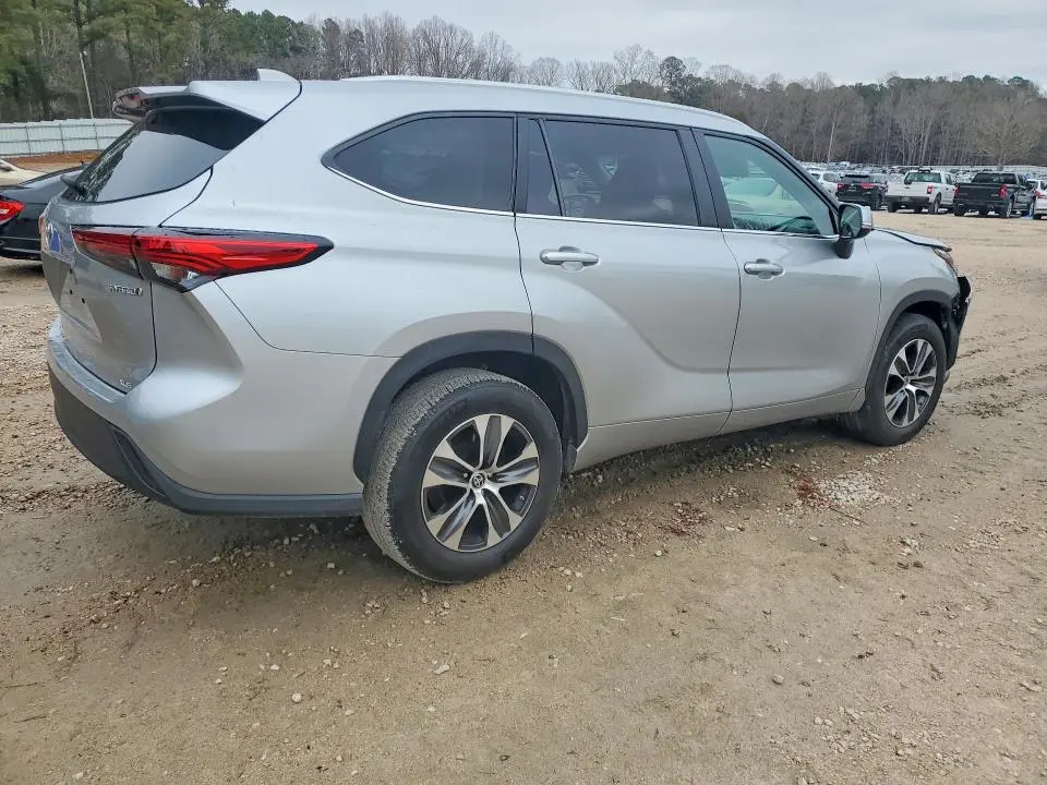 2023 TOYOTA HIGHLANDER HYBRID XLE  