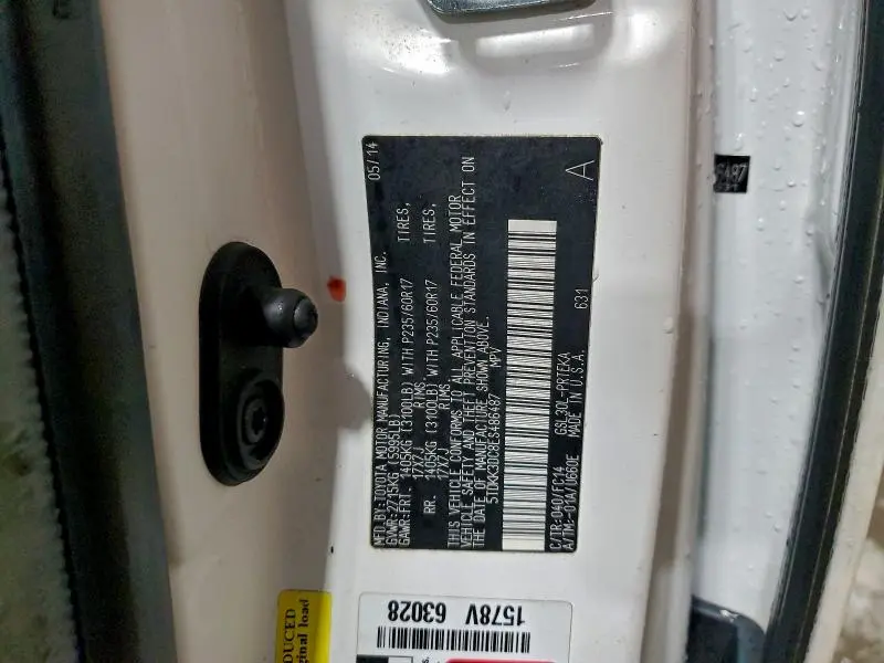 2014 TOYOTA SIENNA LE  