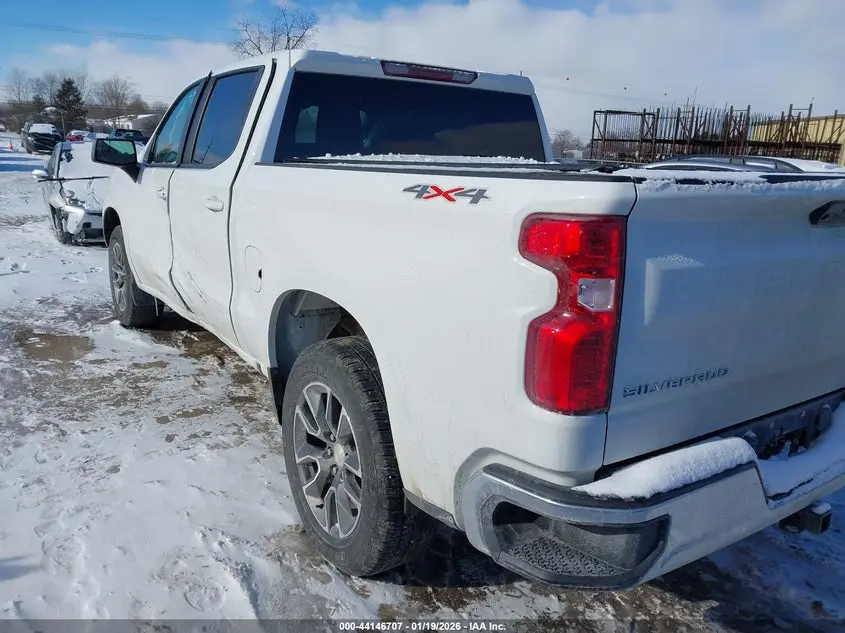 2023 CHEVROLET SILVERADO 1500 4WD  SHORT BED LT WITH 2FL