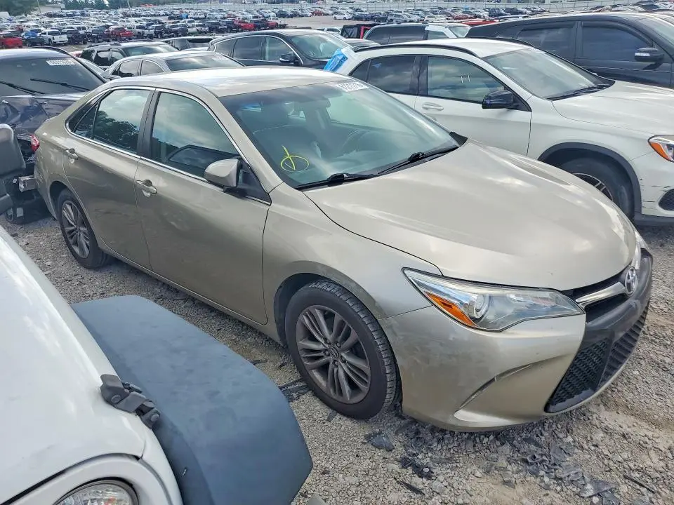 2015 TOYOTA CAMRY SE  