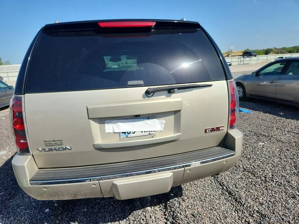 2013 GMC YUKON DENALI  