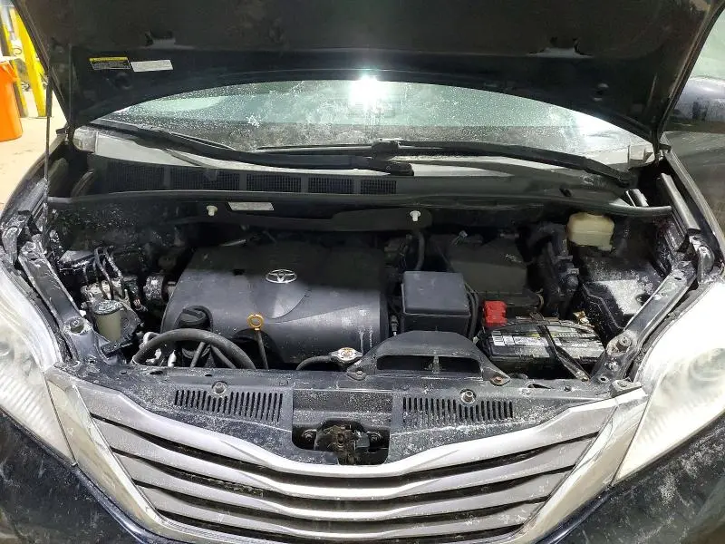 2017 TOYOTA SIENNA XLE  