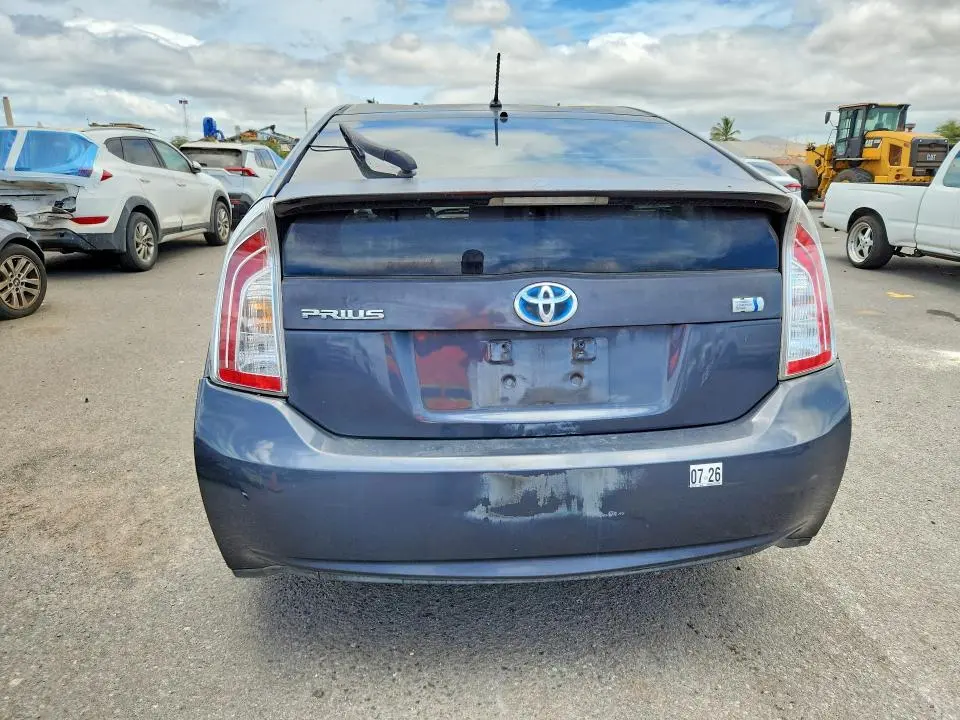 2013 TOYOTA PRIUS ONE  