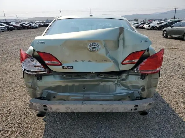 2010 TOYOTA AVALON XL  