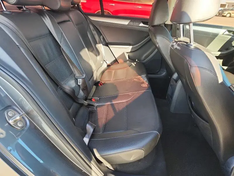 2017 VOLKSWAGEN JETTA SE  