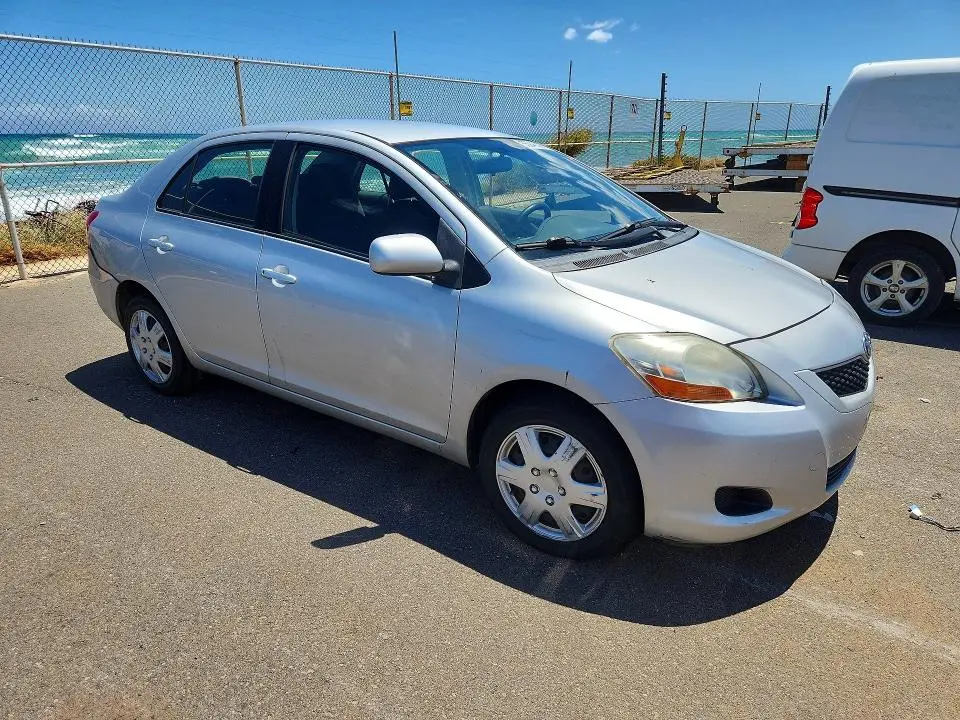 2010 TOYOTA YARIS BASE  