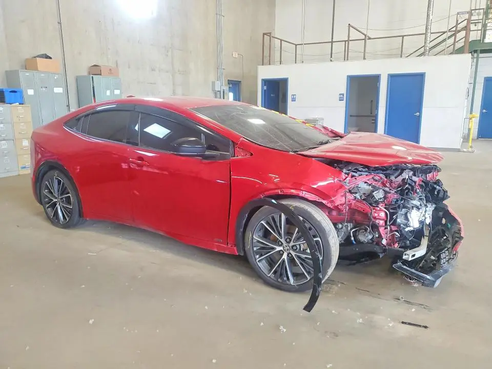 2023 TOYOTA PRIUS XLE  