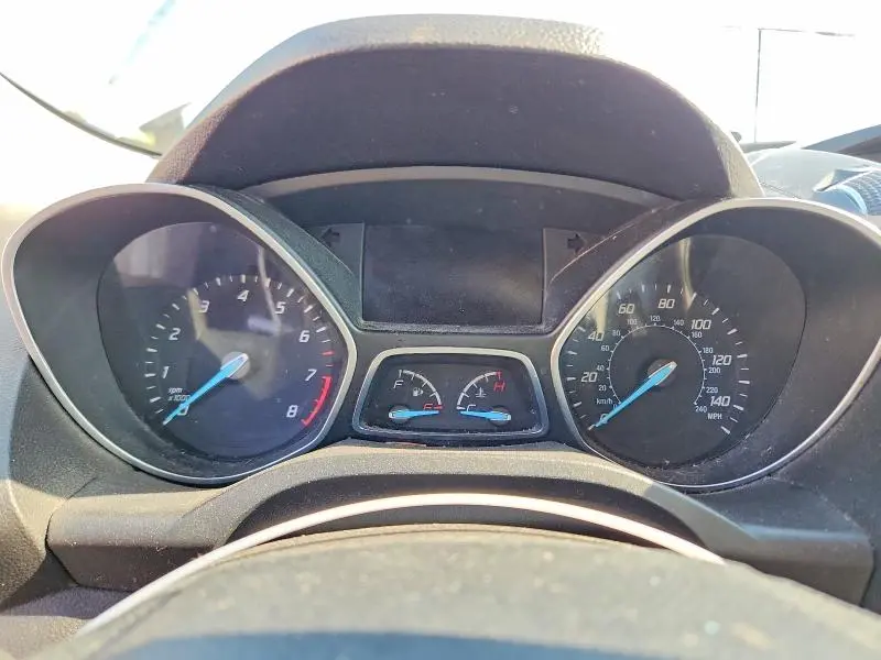 2015 FORD ESCAPE SE  
