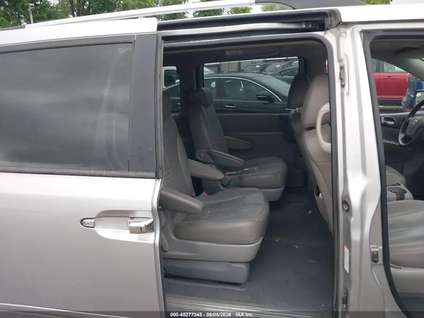 2010 KIA SEDONA EX