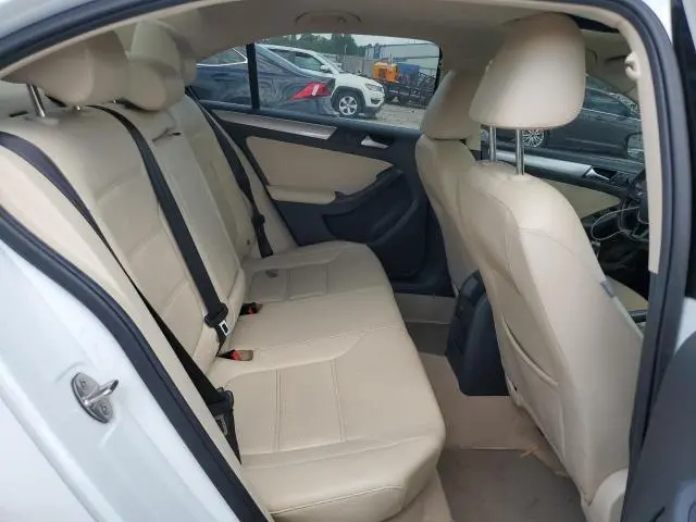 2016 VOLKSWAGEN JETTA SE  