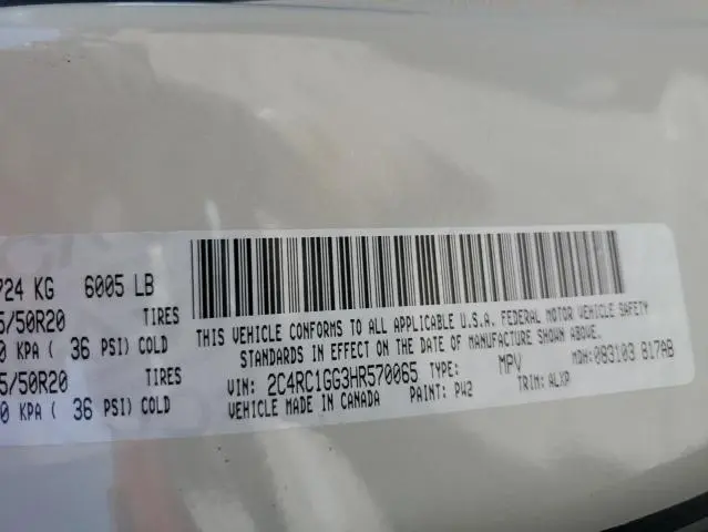 2017 CHRYSLER PACIFICA LIMITED  