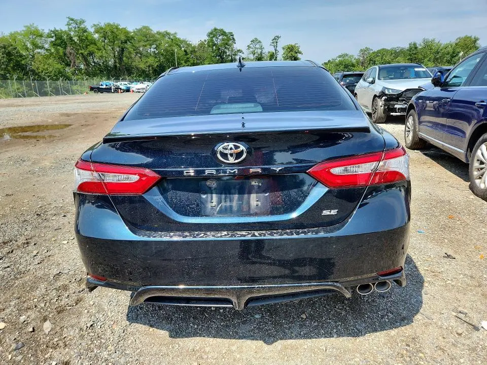 2020 TOYOTA CAMRY SE  