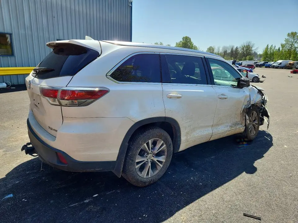 2015 TOYOTA HIGHLANDER XLE  