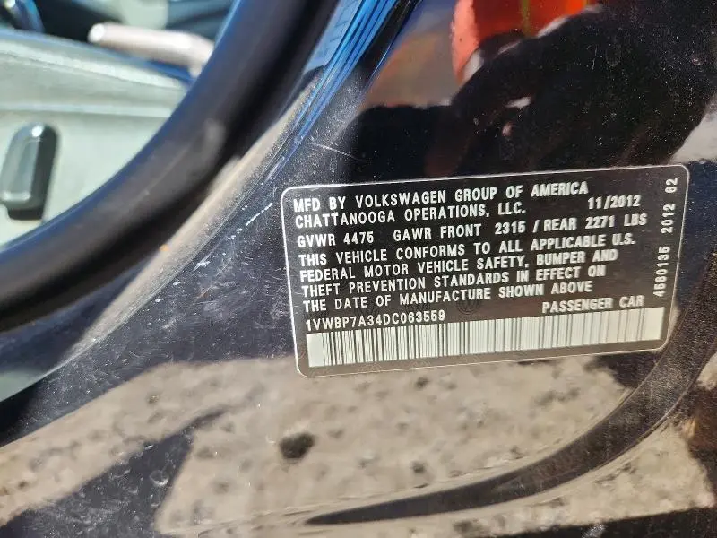 2013 VOLKSWAGEN PASSAT SE  