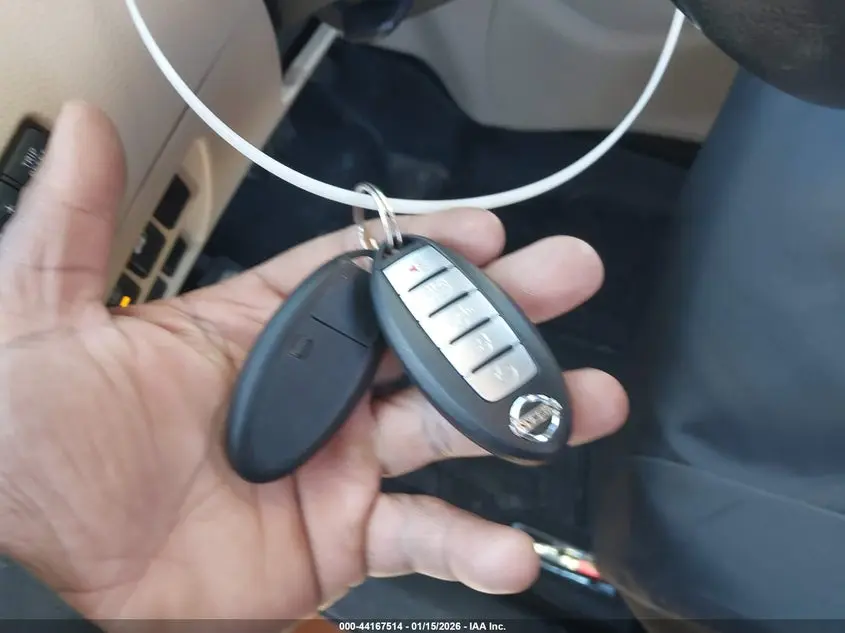 2017 NISSAN ROGUE SV