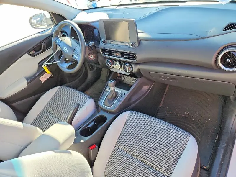 2023 HYUNDAI KONA SE  