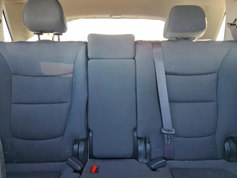 2012 KIA SORENTO BASE  