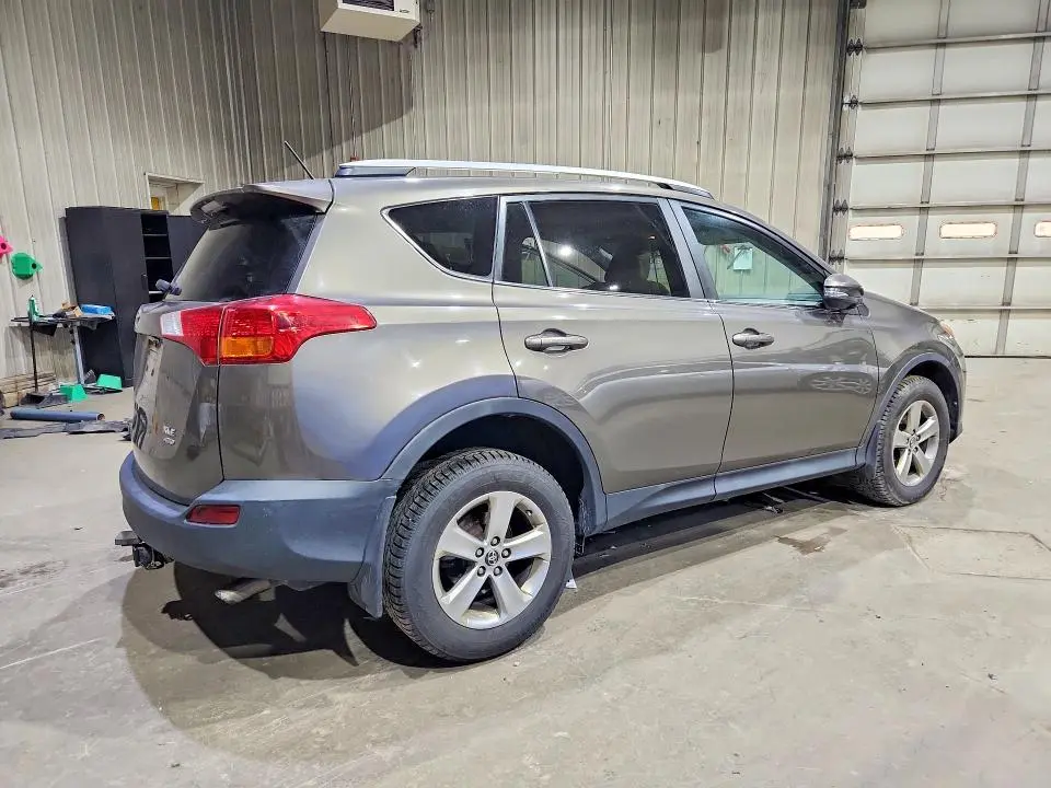 2015 TOYOTA RAV4 XLE  