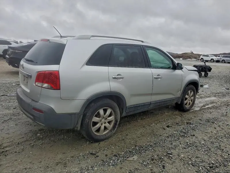 2011 KIA SORENTO BASE  