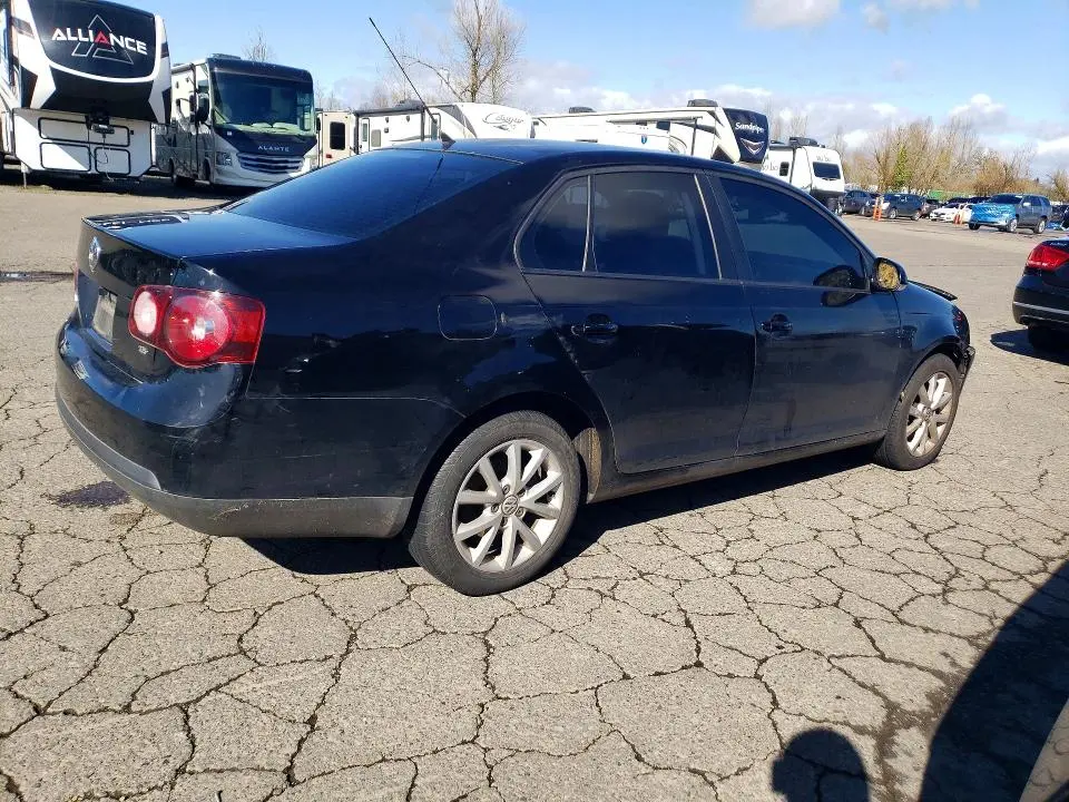 2010 VOLKSWAGEN JETTA SE  