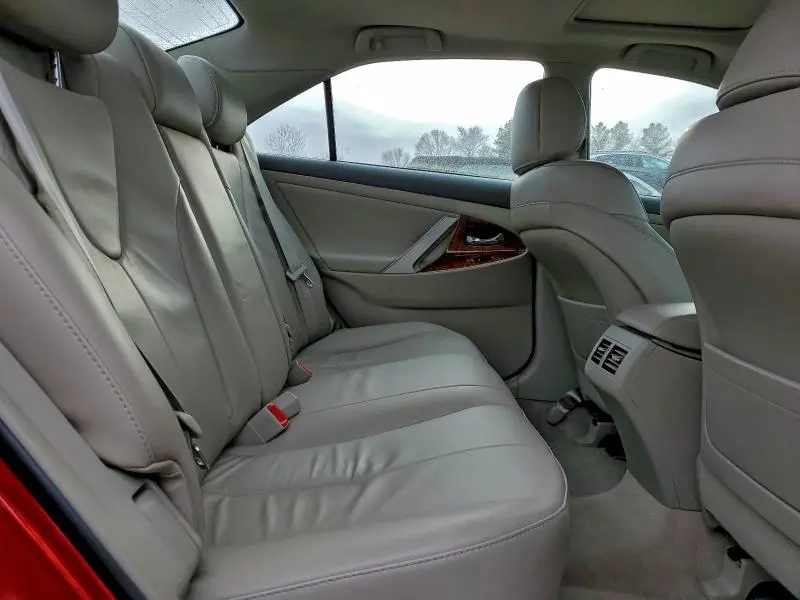 2010 TOYOTA CAMRY SE  