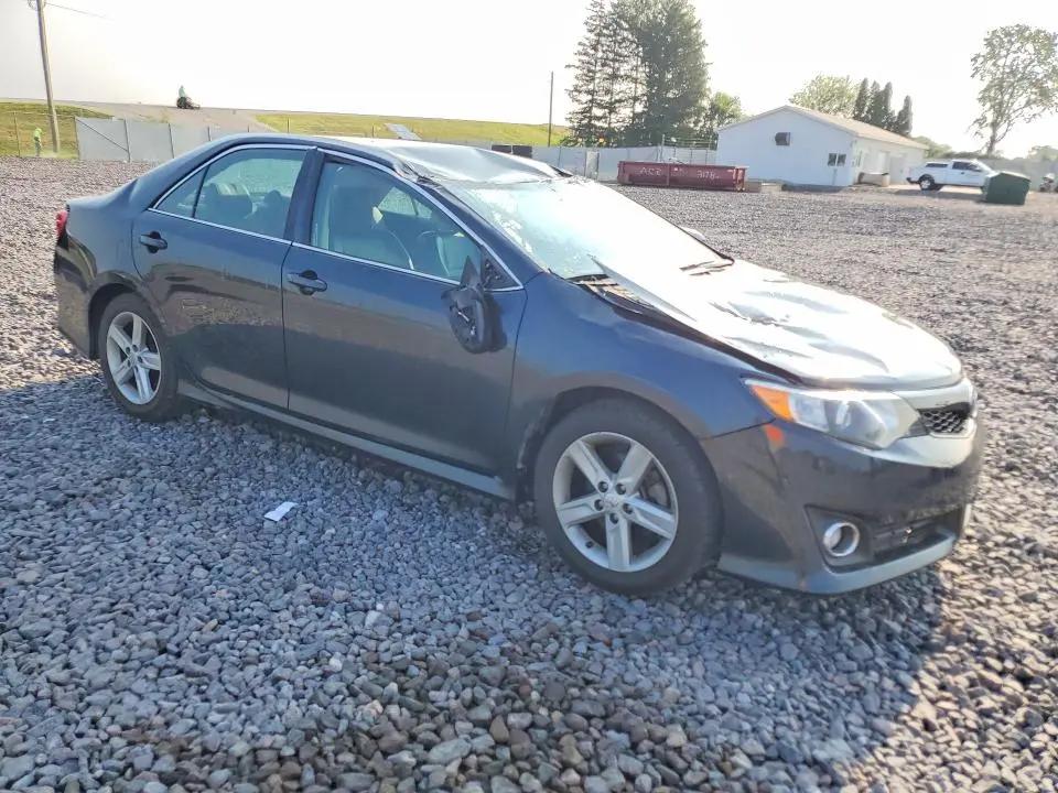 2014 TOYOTA CAMRY SE  