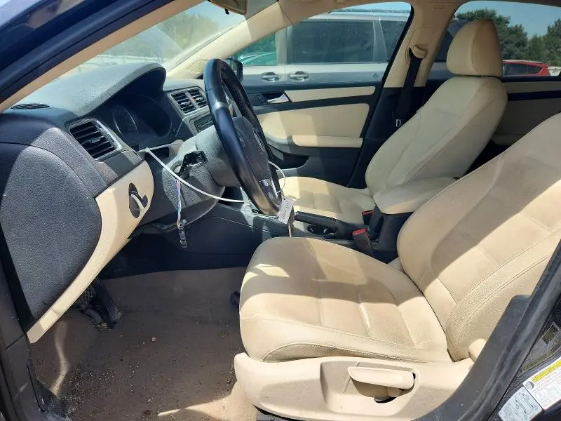 2012 VOLKSWAGEN JETTA SE  