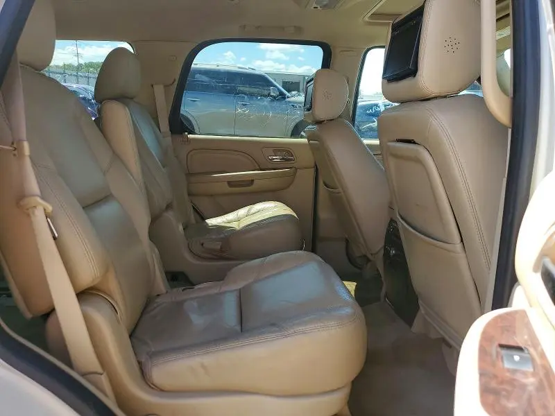 2011 CADILLAC ESCALADE   