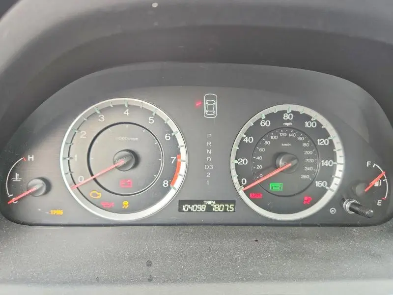 2011 HONDA ACCORD LX  