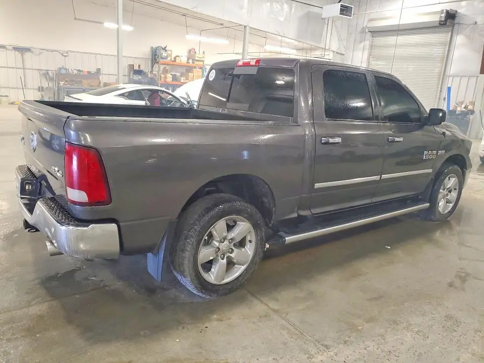 2018 RAM 1500 SLT 4WD 5.7L V-8