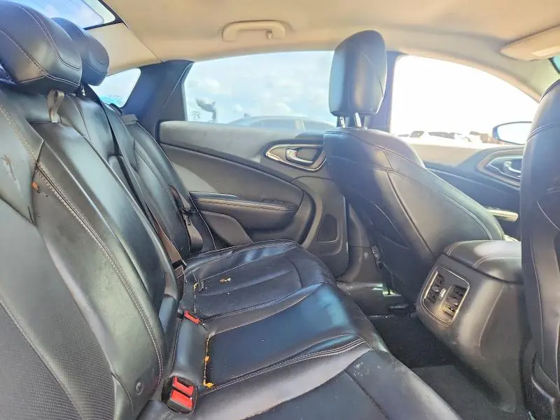 2015 CHRYSLER 200 C  