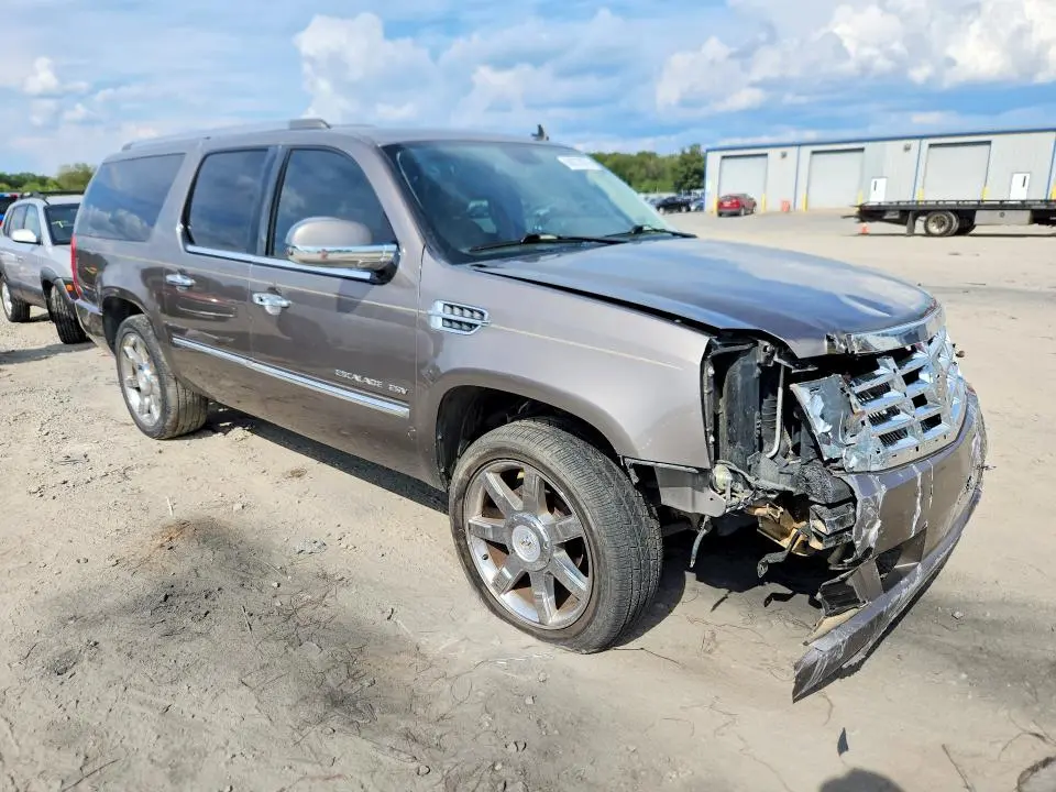 2011 CADILLAC ESCALADE ESV LUXURY  