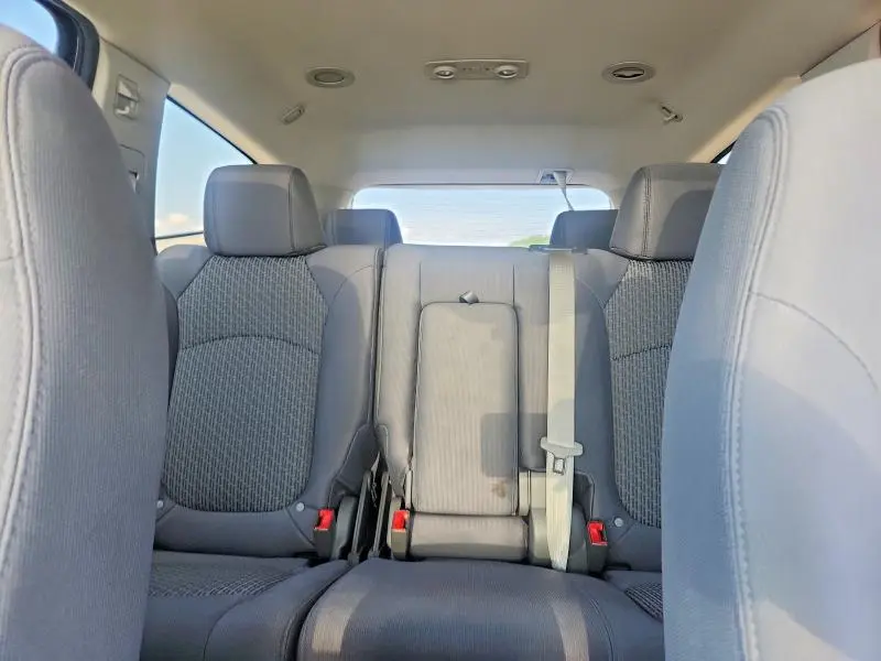 2010 CHEVROLET TRAVERSE LS  