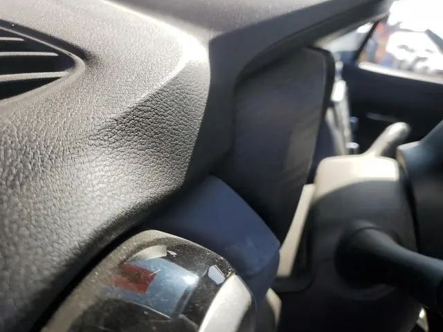 2023 NISSAN VERSA SV  