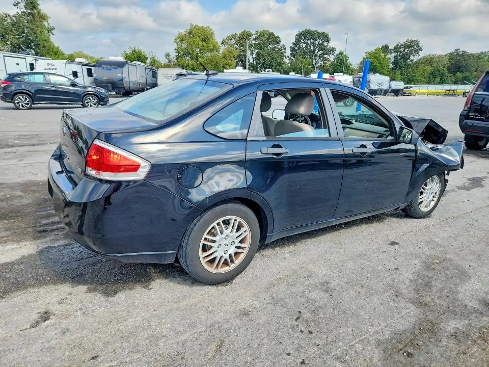 2011 FORD FOCUS SE  