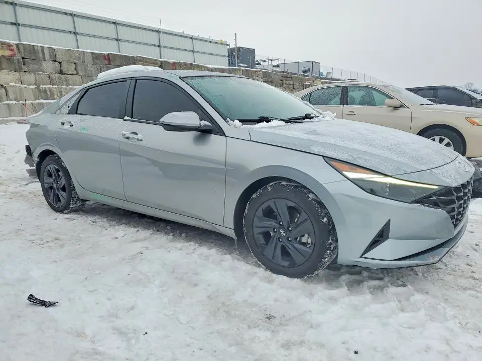 2021 HYUNDAI ELANTRA SEL  